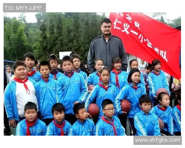 姚明亲自传授篮球技巧与训练心得助力年轻球员成长与发展