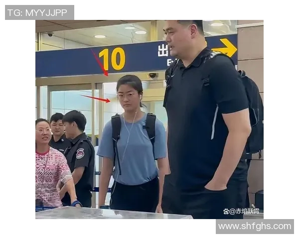 姚明乘车出行引发热议粉丝纷纷围观记录偶像生活点滴 姚明乘车出行引发热议粉丝纷纷围观记录偶像生活点滴