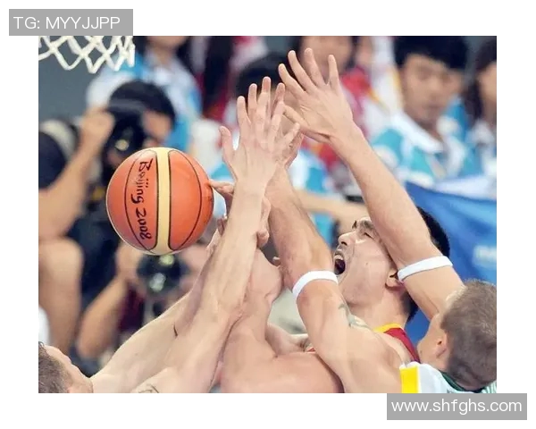 姚明挑战游泳极限展现运动员风采引发网友热议