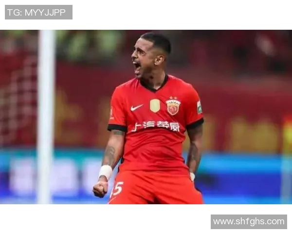 上海黑人足球明星因伤缺席比赛球迷心痛不已 上海黑人足球明星因伤缺席比赛球迷心痛不已