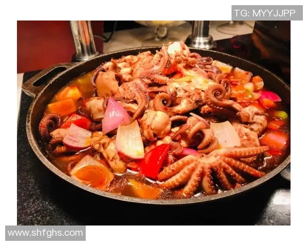 模仿足球明星吃东西的搞笑视频挑战让你捧腹大笑的美食盛宴