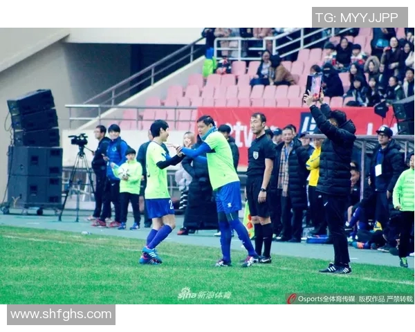 与足球明星共舞在虚拟世界中体验视频特效的奇妙之旅 与足球明星共舞在虚拟世界中体验视频特效的奇妙之旅