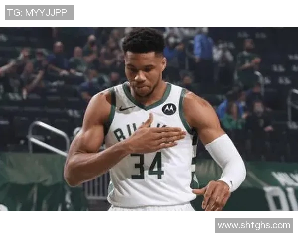 篮球明星张宏的传奇之路与成长故事揭秘篮球场上的奋斗与荣耀